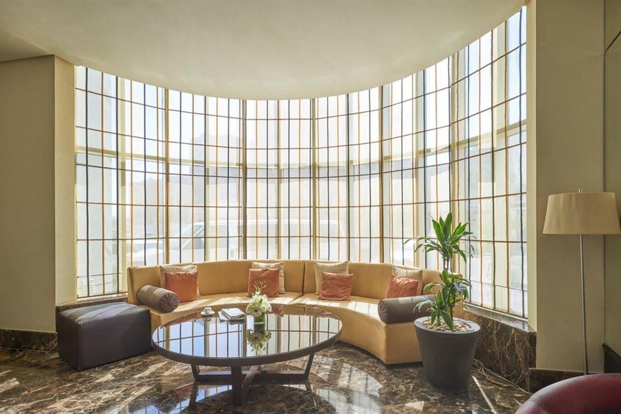 Safir Hotel Doha Exteriör bild