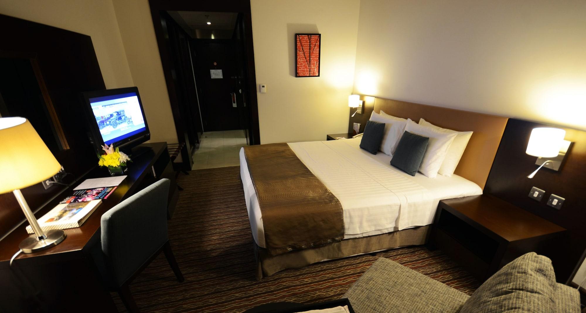 Safir Hotel Doha Exteriör bild