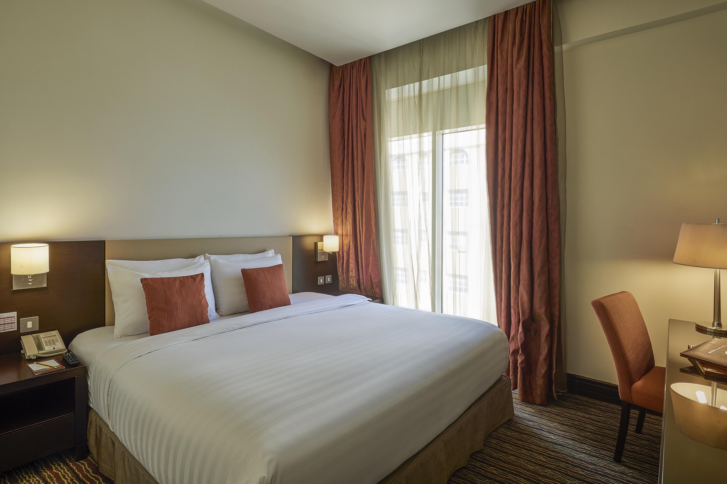 Safir Hotel Doha Exteriör bild