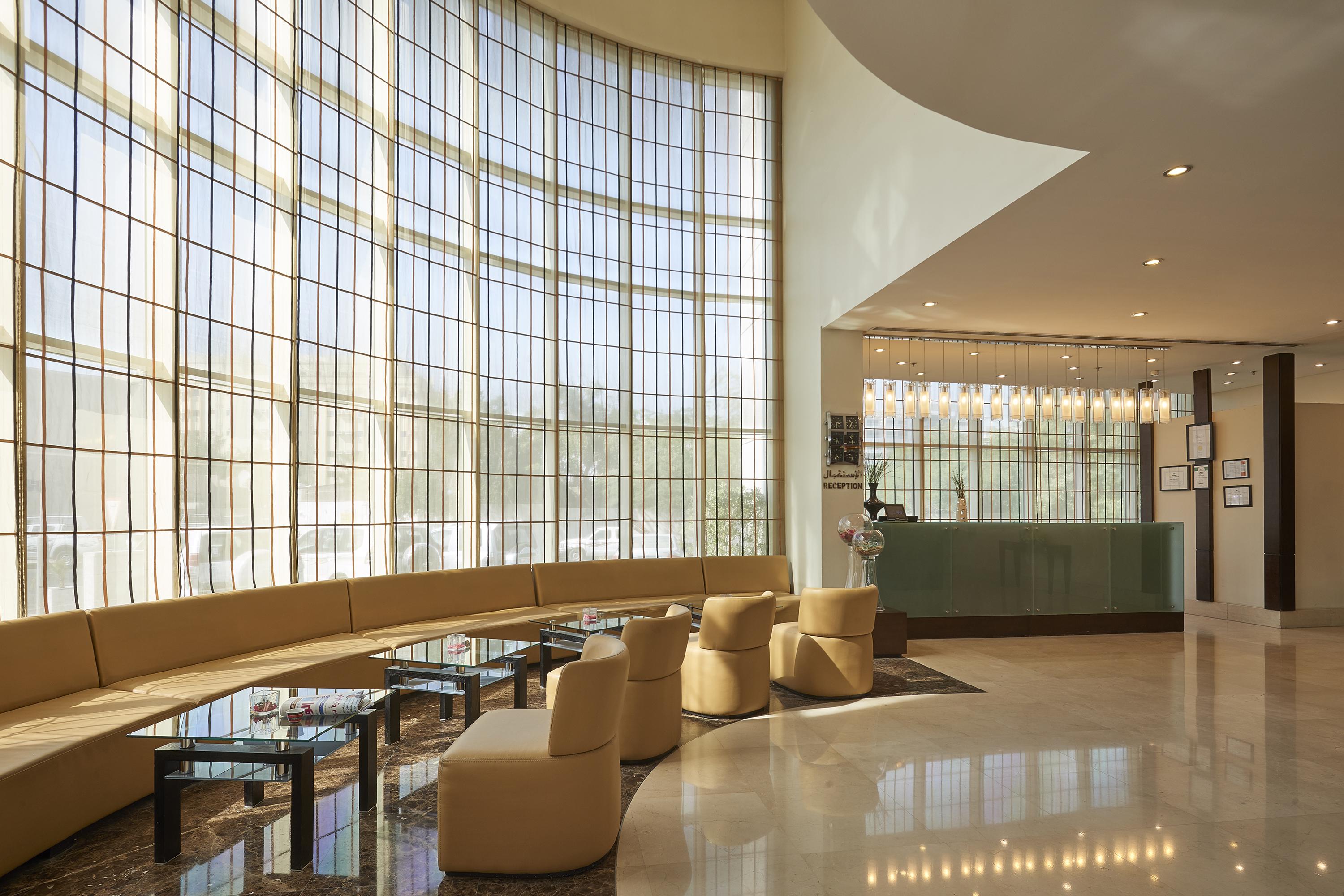 Safir Hotel Doha Exteriör bild