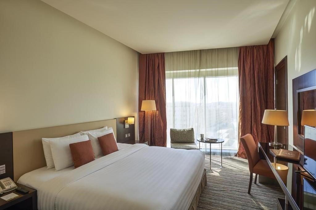 Safir Hotel Doha Exteriör bild