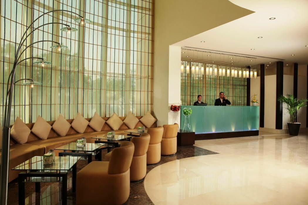Safir Hotel Doha Exteriör bild